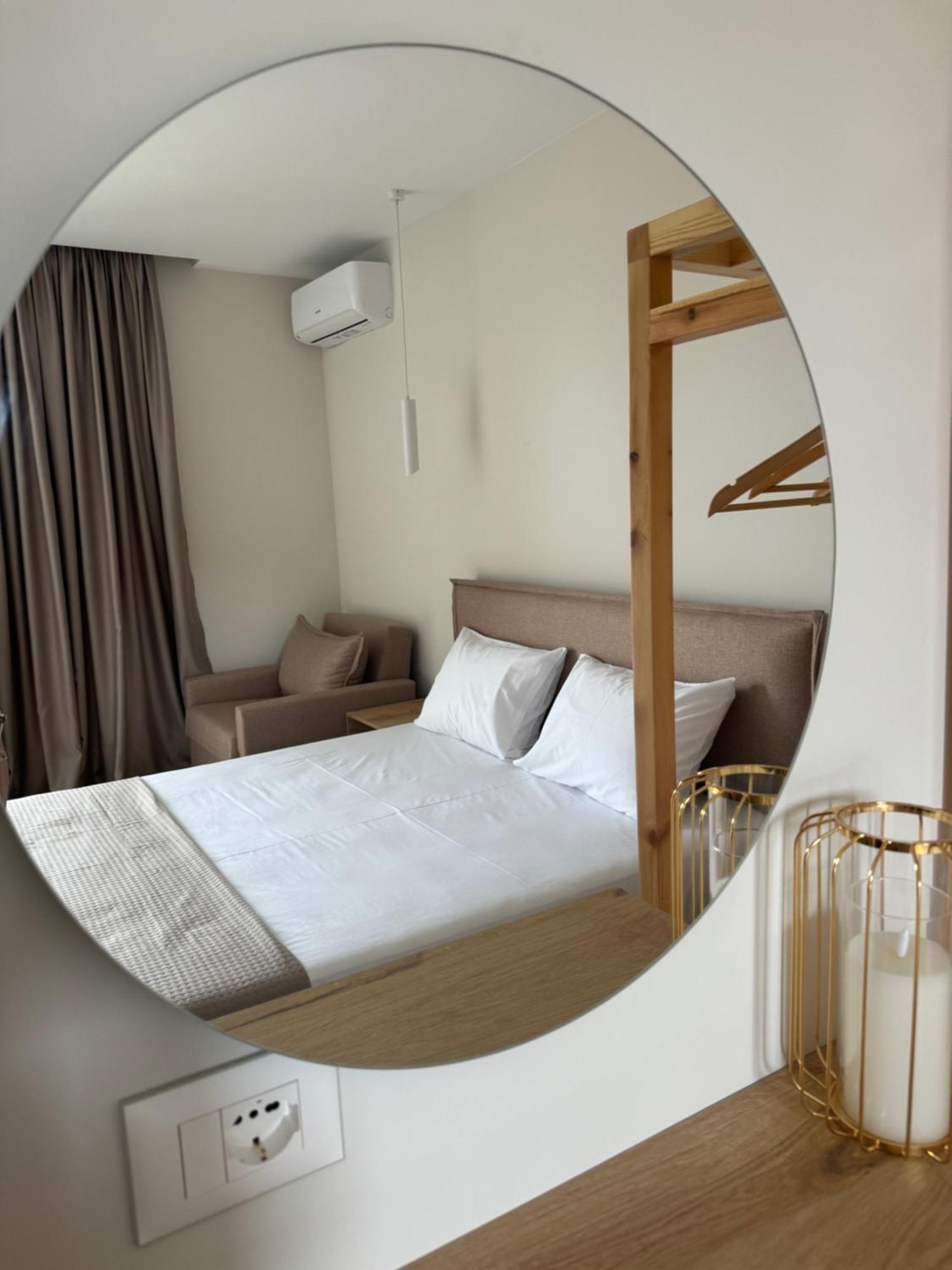 Ion Rooms Himare Exterior photo
