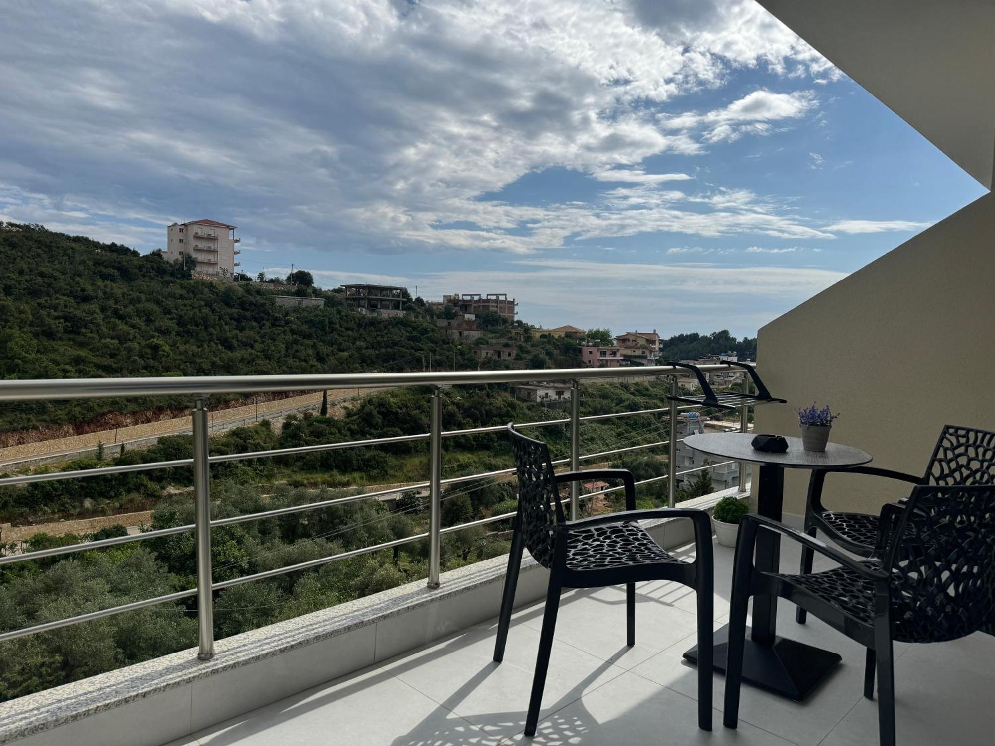 Ion Rooms Himare Exterior photo