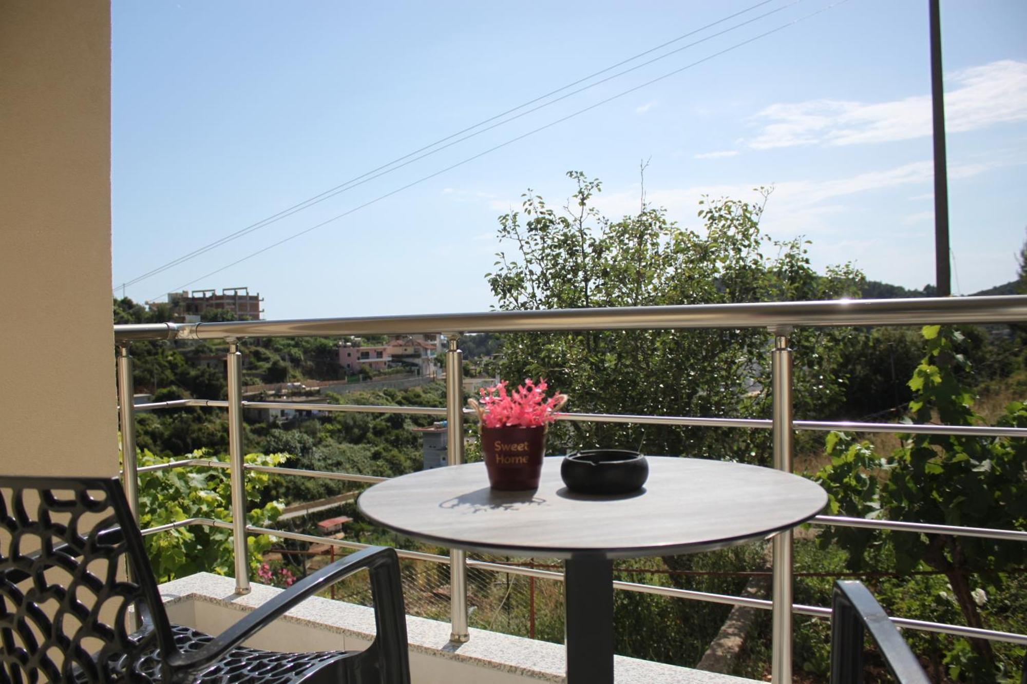 Ion Rooms Himare Exterior photo