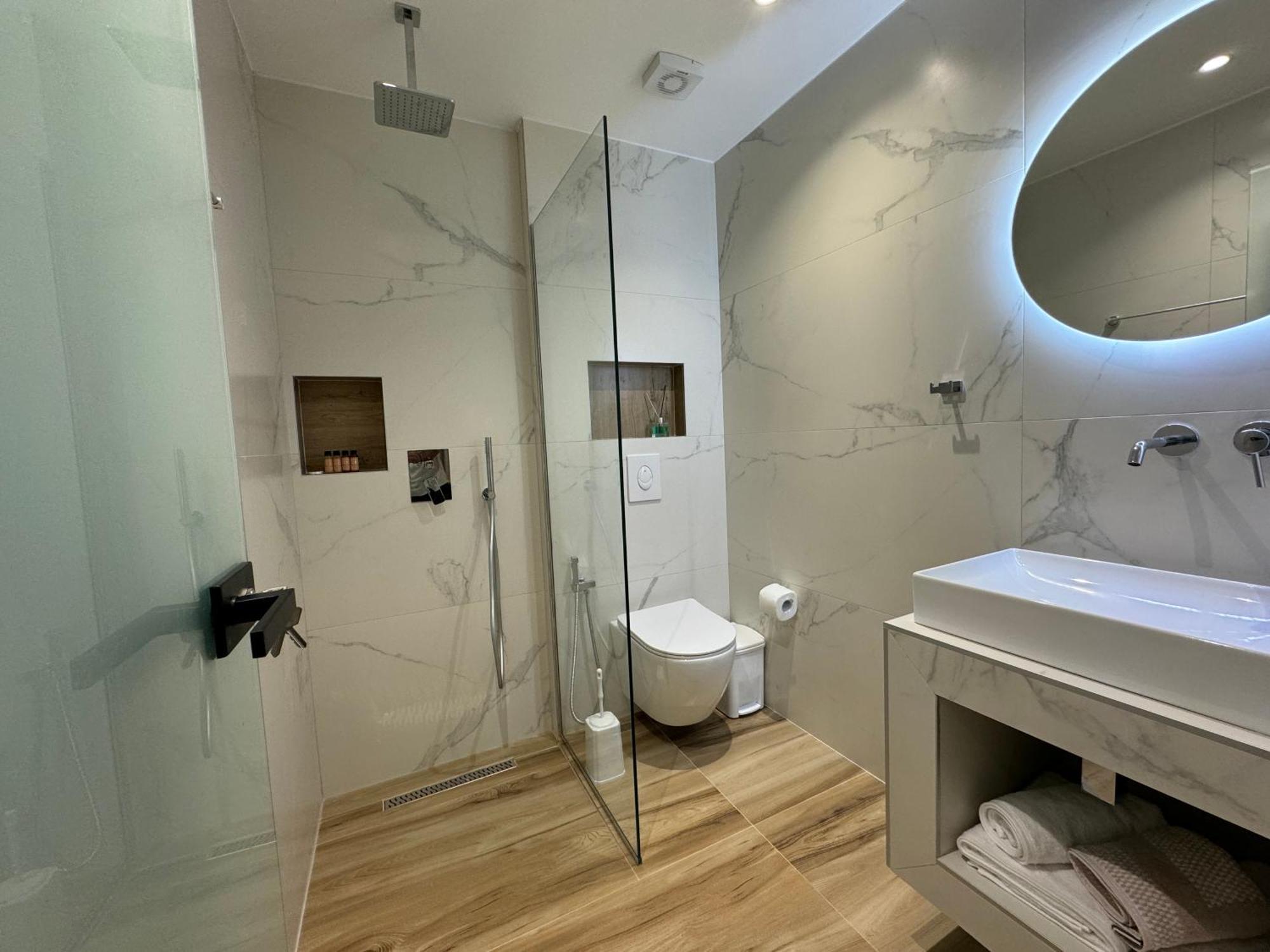 Ion Rooms Himare Exterior photo