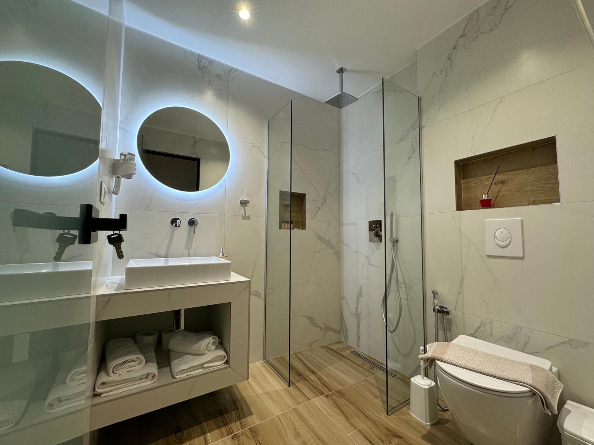 Ion Rooms Himare Exterior photo