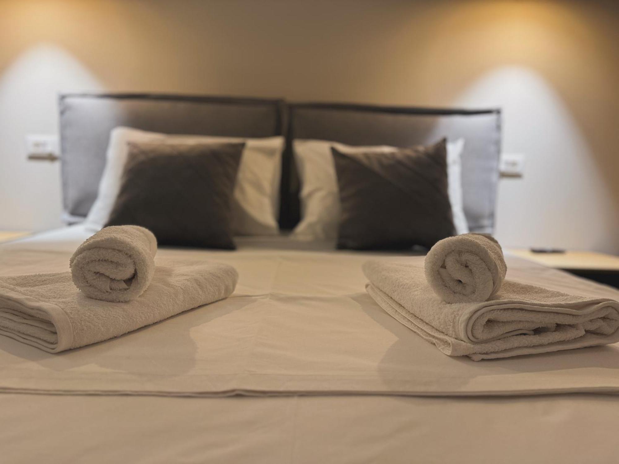 Ion Rooms Himare Exterior photo