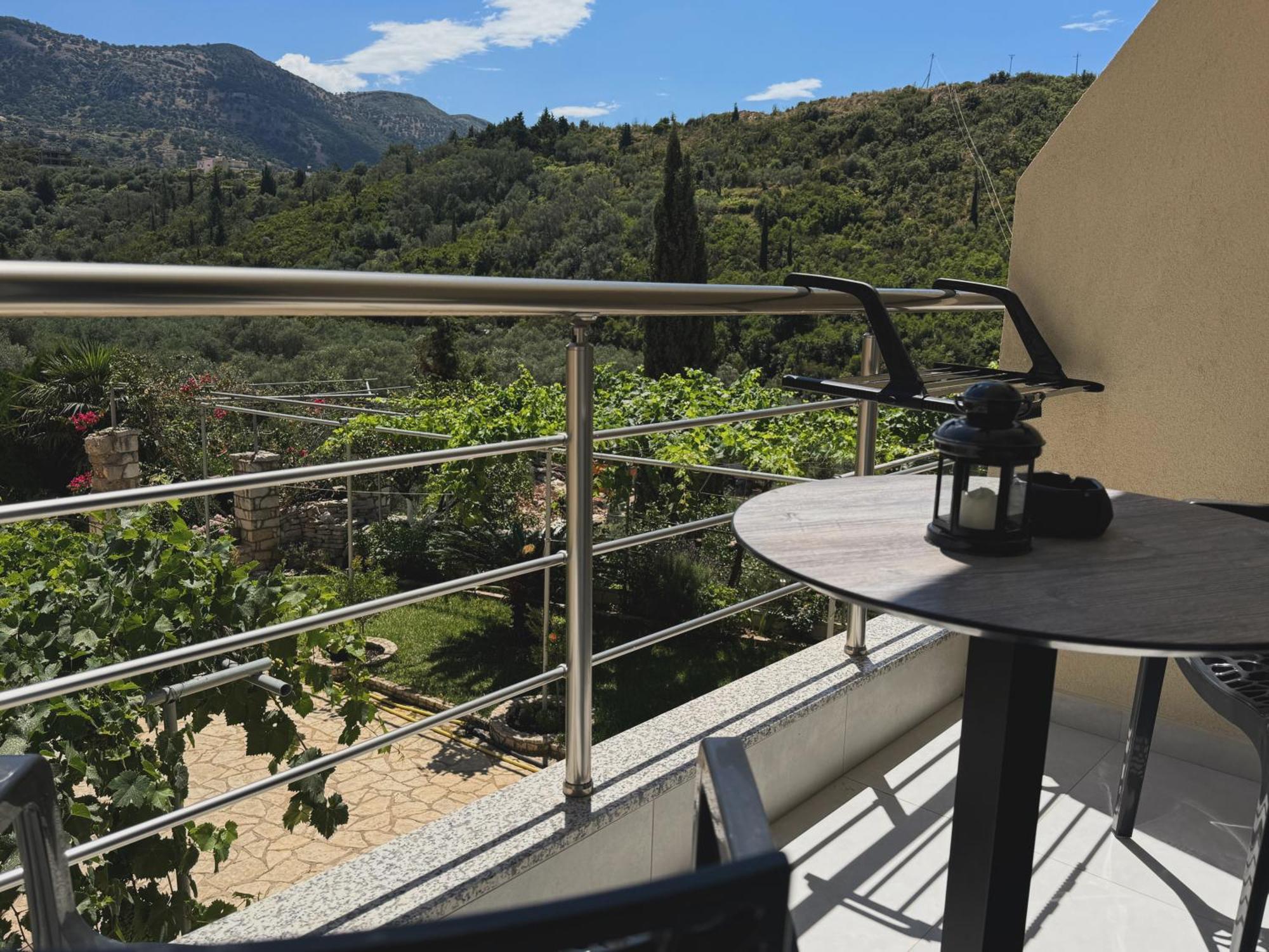 Ion Rooms Himare Exterior photo