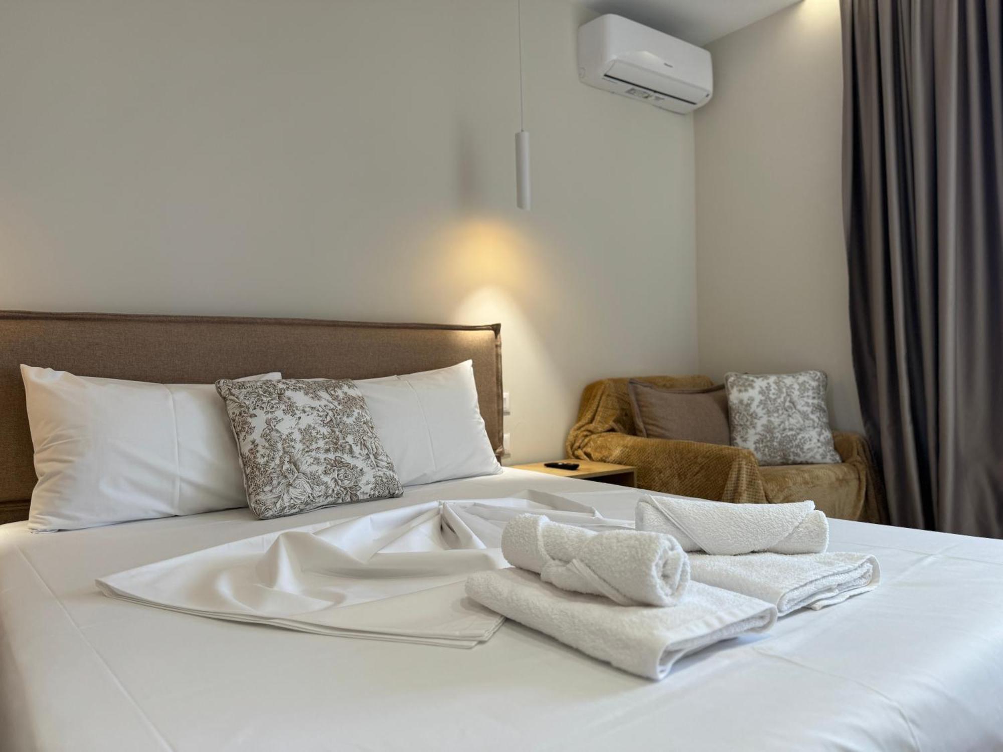 Ion Rooms Himare Exterior photo