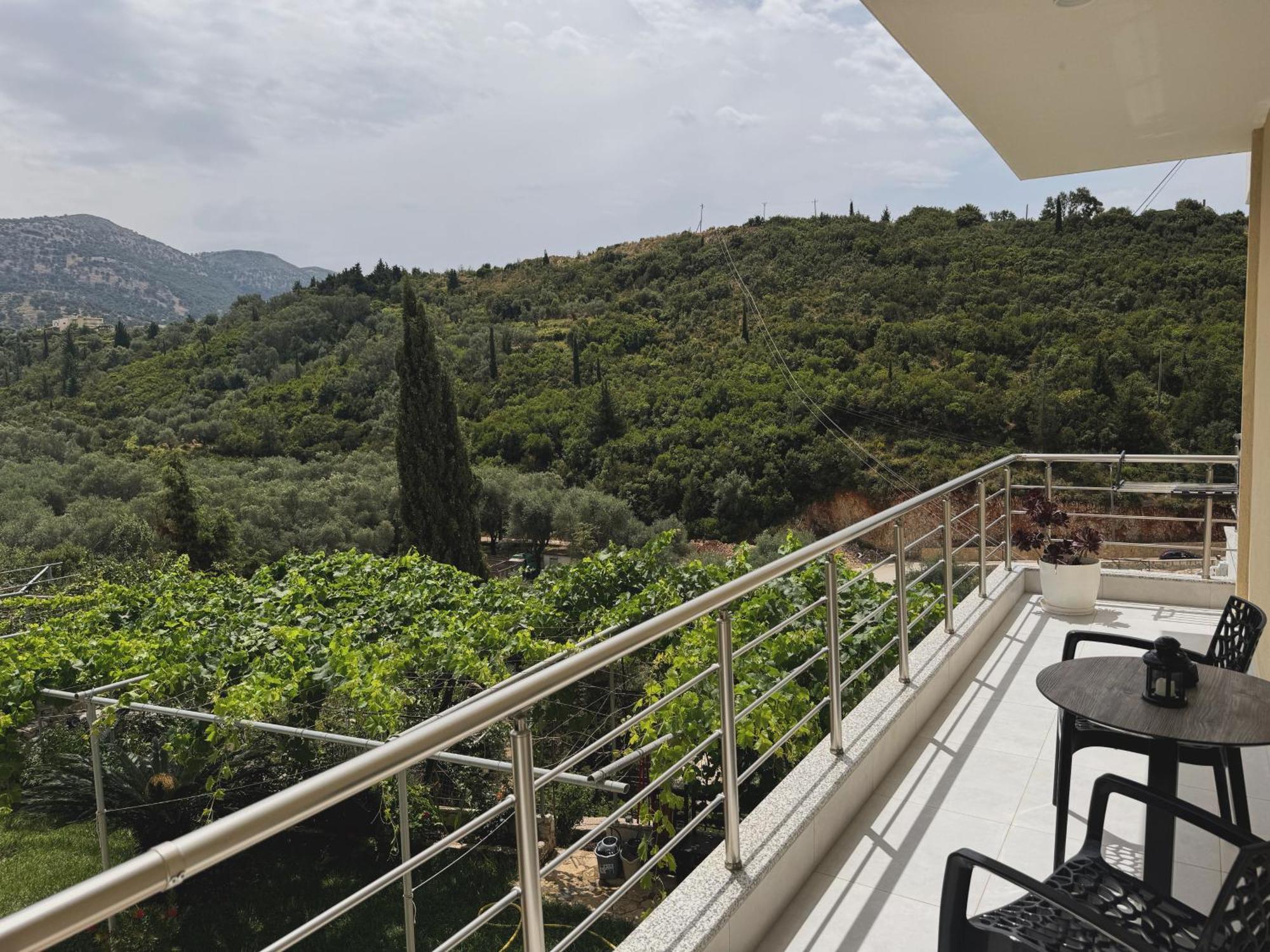 Ion Rooms Himare Exterior photo